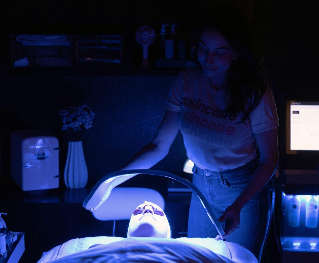 celluma-light-therapy-at-radiant-complexions-skin-lounge